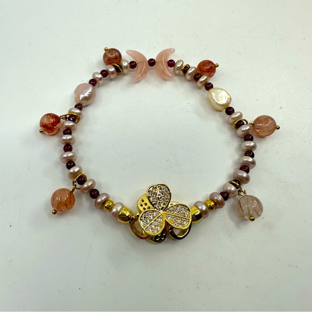 #321 New Handmade Natural Freshwater Pearls and Gemstones Bracelet Garnet&Quartz